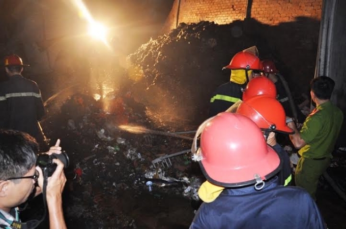 Hiện trường c&ograve;n lại của đ&aacute;m ch&aacute;y.