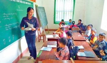 15 năm bị ung thư, cô giáo vẫn miệt mài đứng lớp