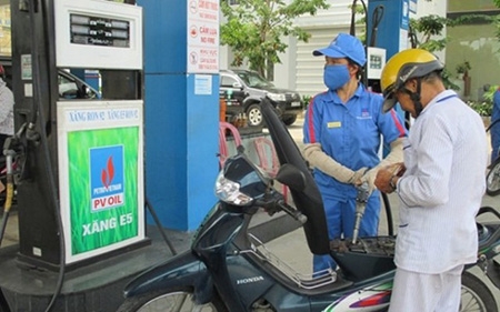 Xăng sinh học E5 được cho l&agrave; c&oacute; nhiều lợi &iacute;ch hơn xăng RON 92 (Ảnh minh họa)