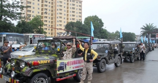 Dàn xe Jeep khủng "quậy" tưng bừng ở xứ Nghệ