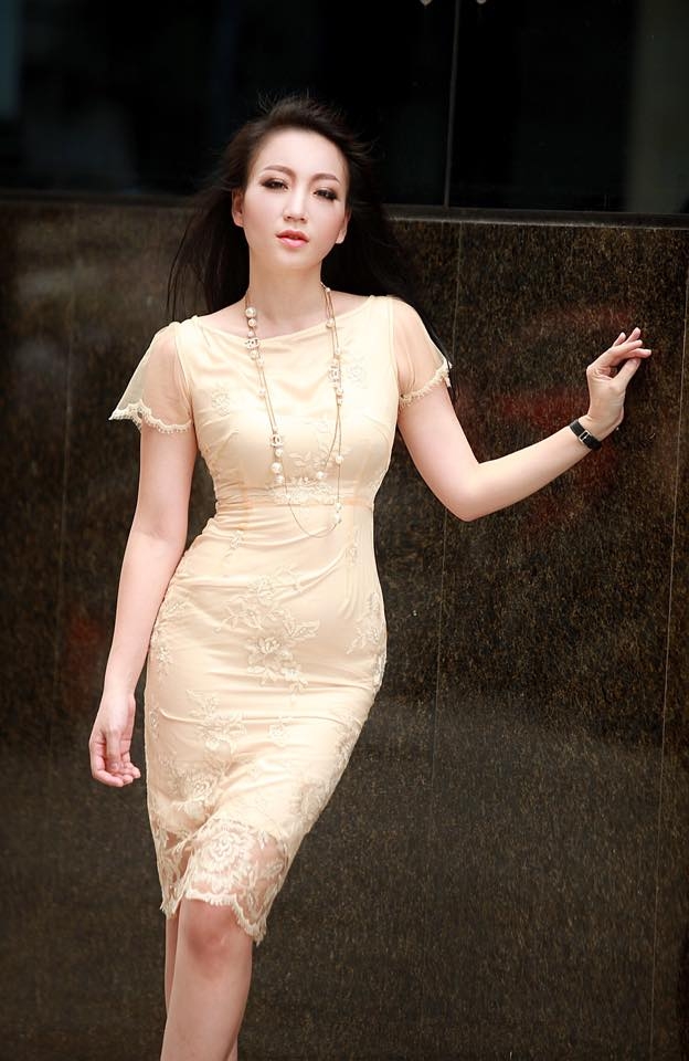 Kỳ Anh Trang được kh&aacute;n giả h&acirc;m mộ bởi chất giọng khỏe, th&acirc;n h&igrave;nh quyến rũ.