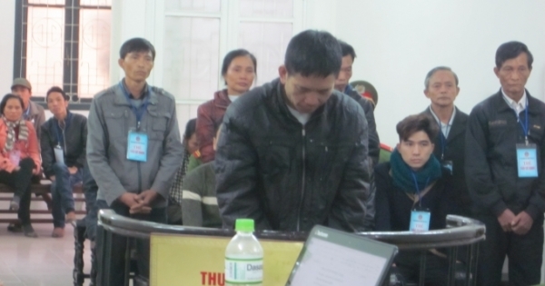 Mâu thuẫn trên chiếu bạc, U60 lấy mạng thanh niên bằng dao chọc tiết lợn