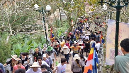 Y&ecirc;n Tử - Điểm đến du lịch t&acirc;m linh hội xu&acirc;n 2016