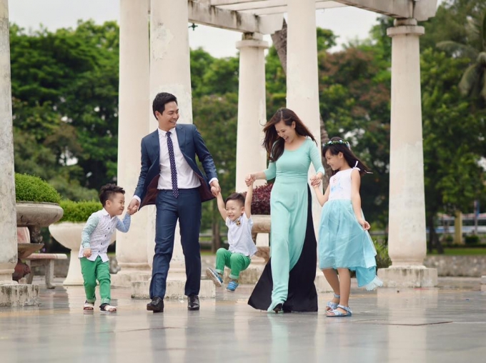 Gia đ&igrave;nh MC Phan Anh