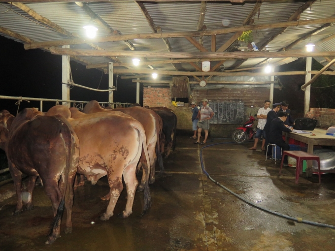 Lập bi&ecirc;n bản vi phạm đối với cơ sở giết m&ocirc; của &ocirc;ng L&ecirc; Trung B&igrave;nh.