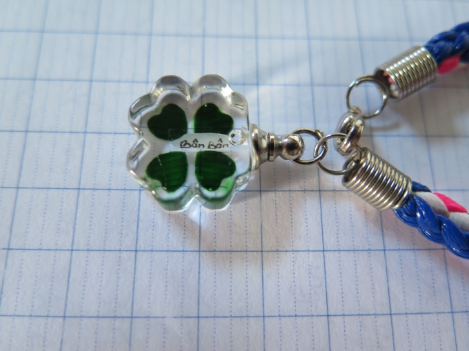 Hạt gạo trở th&agrave;nh vật trang sức đẹp mắt.