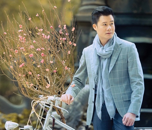 Quang Dũng sẽ kể tiếp c&acirc;u chuyện t&igrave;nh m&ugrave;a Xu&acirc;n kỉ niệm 20 năm ca h&aacute;t.