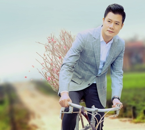 Quang Dũng kể c&acirc;u chuyện t&igrave;nh xu&acirc;n kỉ niệm 20 năm ca h&aacute;t