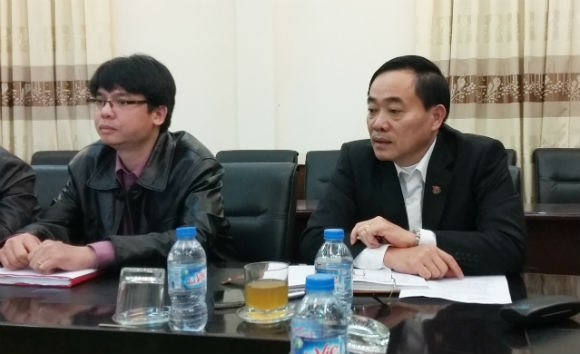 &Ocirc;ng Nguyễn Ngọc L&acirc;m (b&ecirc;n phải) - Ph&oacute; Chủ tịch UBND huyện Chương Mỹ trong buổi l&agrave;m việc với PV Ph&aacute;p Luật Plus.