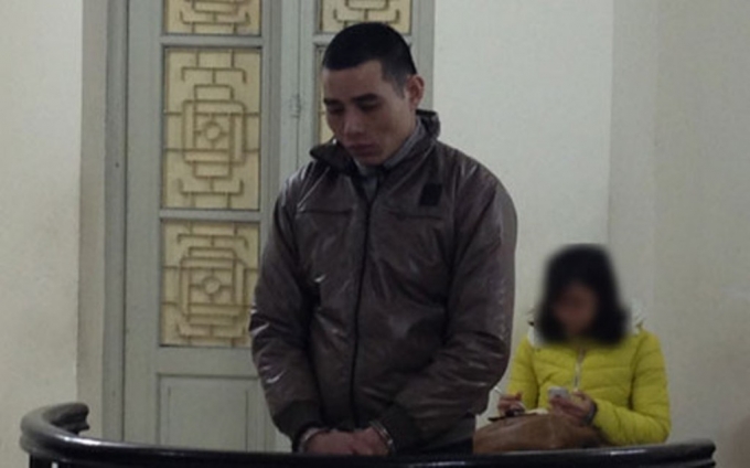 Bị c&aacute;o trước v&agrave;nh m&oacute;ng ngựa.