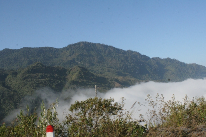 Biển m&acirc;y tr&ecirc;n