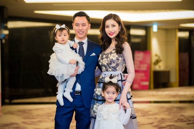 Gia đ&igrave;nh hạnh ph&uacute;c của hoa hậu L&agrave;m C&uacute;c