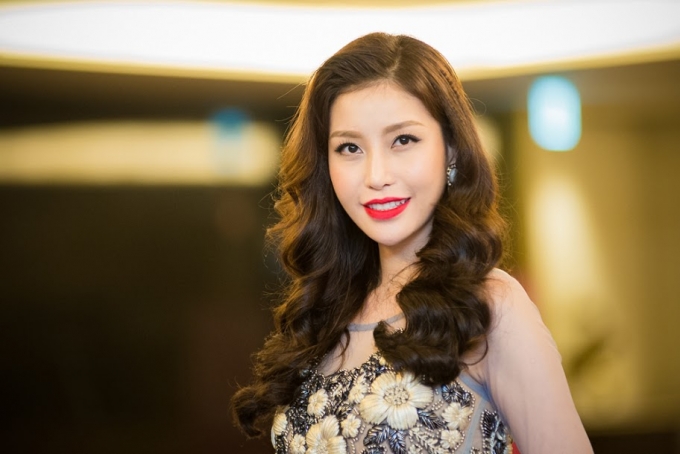 Lam C&uacute;c kh&ocirc;ng chỉ đạt giải Hoa hậu Doanh nh&acirc;n Người Việt Thế giới tổ chức tại California v&agrave;o đầu năm mới 2016&nbsp; m&agrave; c&ograve;n ẵm cả giải phụ l&agrave; Hoa hậu ảnh