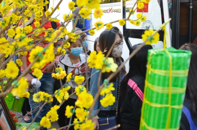 Tr&ecirc;n từng chuyến xe nghĩa t&igrave;nh, đ&acirc;u đấy m&ugrave;a Xu&acirc;n đang về