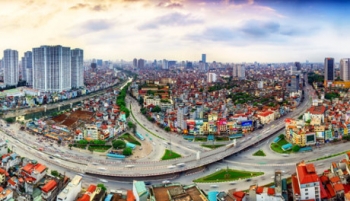 Tiễn biệt và chờ mong