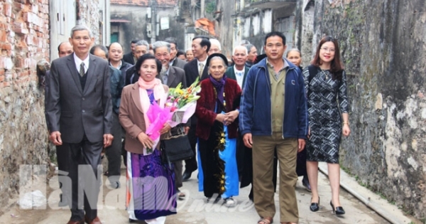 Đám cưới của đôi uyên ương ngoài 70 tuổi