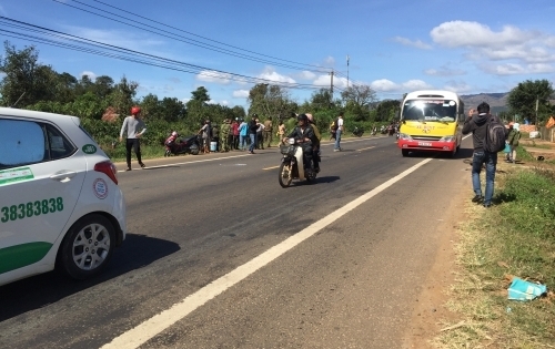 Tai nạn giao thông Plus: Dân truy đuổi xe tải cán chết nữ sinh 16 tuổi rồi bỏ chạy