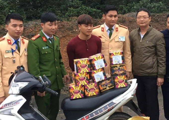 T&igrave;nh trạng bu&ocirc;n b&aacute;n ph&aacute;o nổ lu&ocirc;n l&agrave; vấn đề nan giải đối với cơ quan chức năng trong dịp tết Nguy&ecirc;n đ&aacute;n 2017.