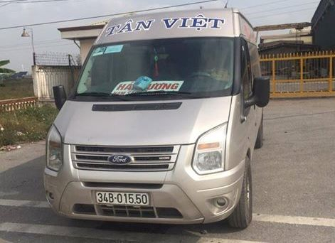 Bắt giữ l&aacute;i xe vận chuyển ma t&uacute;y bằng xe kh&aacute;ch.