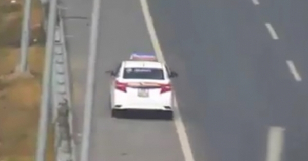 Phạt nặng taxi "lao như gió" ngược chiều trên cao tốc Hà Nội - Hải Phòng