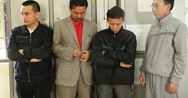 Hà Tĩnh: Bắt quả tang 4 đối tượng đánh bạc trong lò gạch