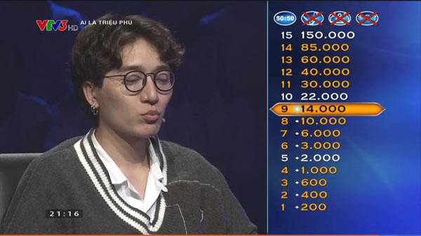 C&ugrave;ng với c&aacute;c sự trợ gi&uacute;p anh ch&agrave;ng cũng nhanh ch&oacute;ng vượt qua 5 c&acirc;u hỏi tiếp theo.