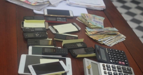 Hà Tĩnh: Bắt hàng chục "Quý bà" trong đường dây lô đề, thu giữ hàng trăm triệu đồng