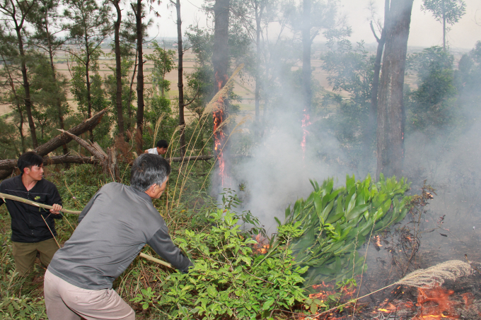 Sau 23 giờ đồng hồ, đ&aacute;m ch&aacute;y mới được dập tắt ho&agrave;n to&agrave;n.