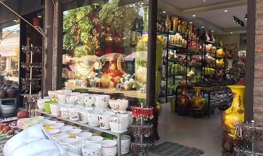 Cần sự s&aacute;ng tạo v&agrave; tr&ugrave;ng tu lại quy m&ocirc; của l&agrave;ng nghề B&aacute;t Tr&agrave;ng.