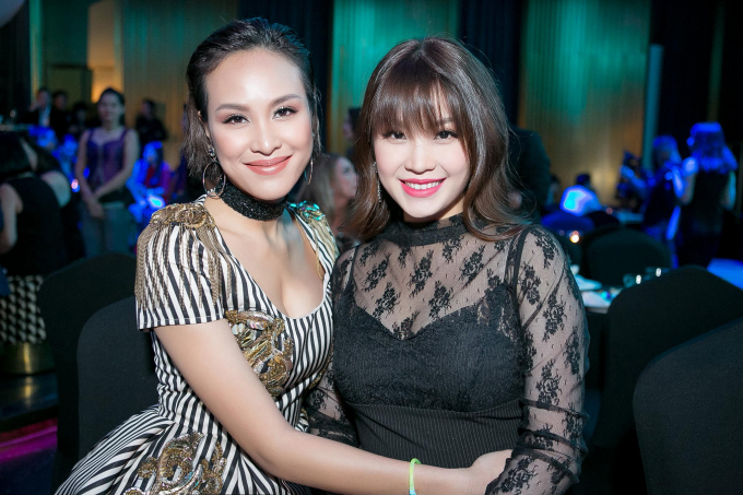 Phương Mai khoe ch&acirc;n d&agrave;i bất tận tại sự kiện