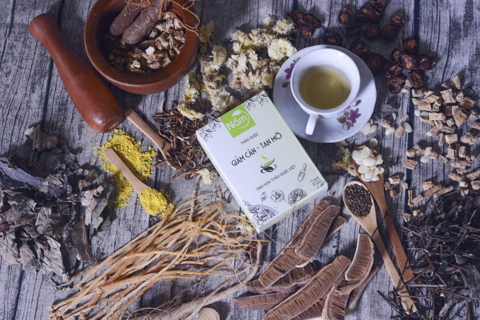 Sản phẩm được sản xuất từ những nguy&ecirc;n liệu thi&ecirc;n nhi&ecirc;n l&agrave; những loại nấm linh chi