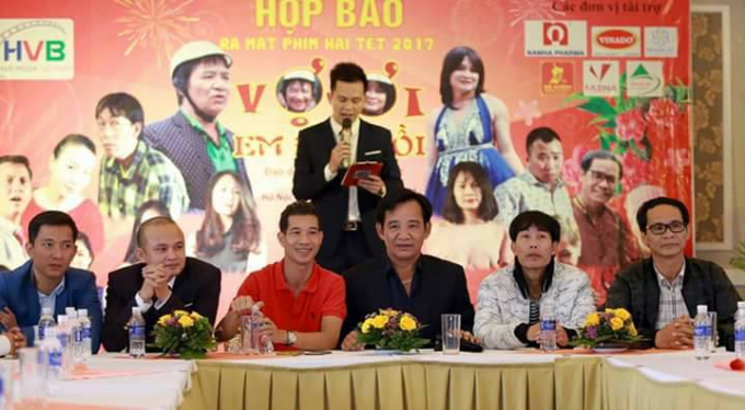 Buổi họp b&aacute;o diễn ra s&ocirc;i nổi, ấm c&uacute;ng.