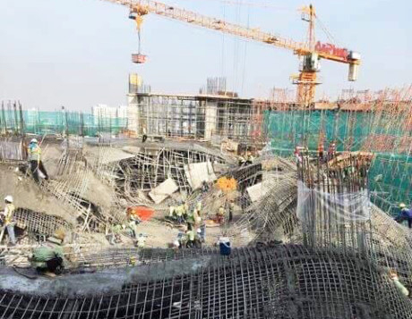 Hiện trường b&ecirc;n trong c&ocirc;ng tr&igrave;nh đang thi c&ocirc;ng.&nbsp;