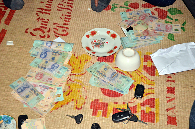 Số tiền 69,100.000 triệu đồng ại chiếu bạc bị cơ quan cảnh s&aacute;t điều tra thu giữ.