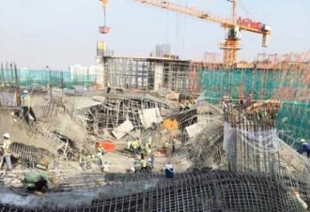 Địa ốc 24h: Sập giàn giáo công trình TTTM, khẩn cấp tháo dỡ 3 chung cư cũ