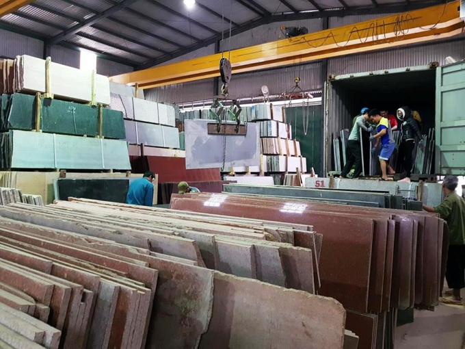 Theo &ocirc;ng Đặng Tiến Đức, mặt h&agrave;ng đ&aacute; Granite l&agrave; thương phẩm, kh&ocirc;ng thể quy đổi tử tấn sang m2 được. Điều n&agrave;y sai với quy định của ph&aacute;p luật.