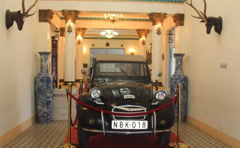 Xe Citroen của c&ocirc;ng tử Bạc Li&ecirc;u (hiện trưng b&agrave;y tại nh&agrave; lưu niệm c&ocirc;ng tử Bạc Li&ecirc;u).