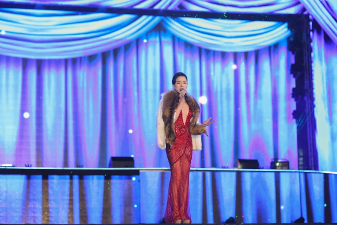 Lệ Quy&ecirc;n mở đầu phần 3, cũng l&agrave; phần hấp dẫn nhất của chương tr&igrave;nh với 2 ca kh&uacute;c Để nhớ một thời ta đ&atilde; y&ecirc;u v&agrave; Nếu em được lựa chọn. Nữ ca sỹ khiến cả s&acirc;n vận động như lặng đi với những ca kh&uacute;c s&acirc;u lắng của m&igrave;nh.