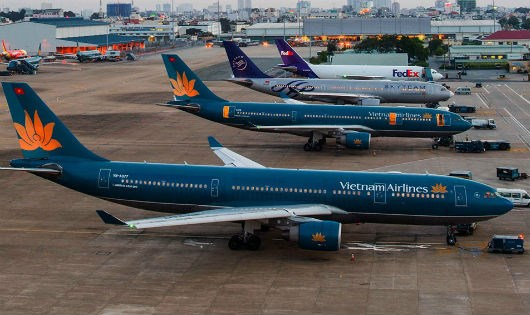 Chỗ đỗ m&aacute;y bay ở T&acirc;n Sơn Nhất lu&ocirc;n rơi v&agrave;o t&igrave;nh trạng qu&aacute; tải.