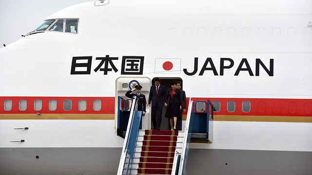 Thủ tướng Nhật Bản Shinzo Abe đến H&agrave; Nội