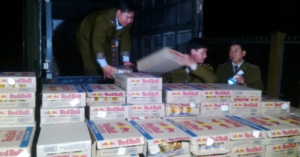 Thừa Thiên – Huế: CSGT tỉnh phát hiện gần 17 ngàn lon giải khát “lậu”