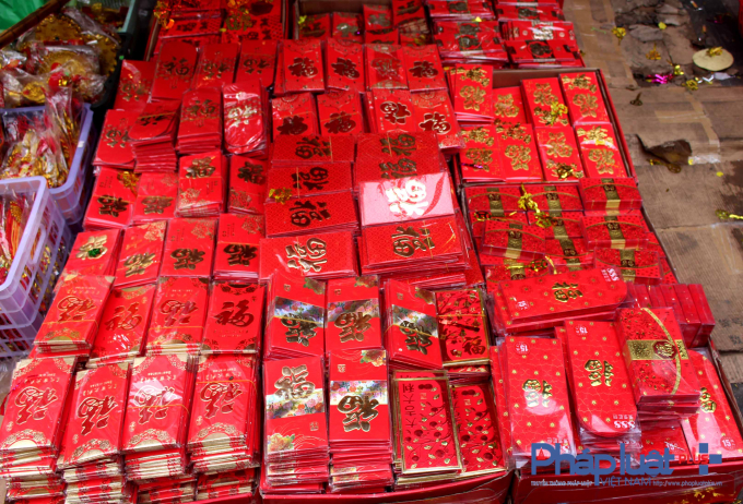 Những t&uacute;i l&igrave; x&igrave; nhỏ nhắn l&agrave; một trong những thứ kh&ocirc;ng thể thiếu trong ng&agrave;y Tết.