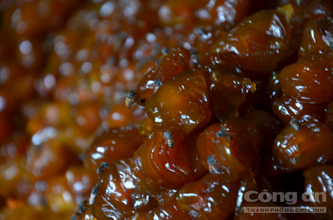 Số mứt tại cơ sở. Ảnh:&nbsp;B&aacute;o C&ocirc;ng an TP HCM.