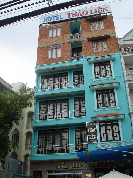 Kh&aacute;ch sạn Thảo Li&ecirc;n đang dở dang v&igrave; xin cấp ph&eacute;p.