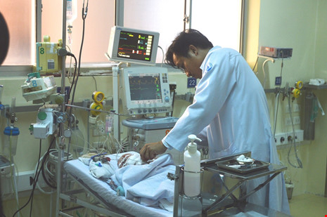 Nếu kh&ocirc;ng được phẫu thuật nguy cơ tử vong của bệnh nh&acirc;n rất cao. Ảnh: H&agrave; Phượng