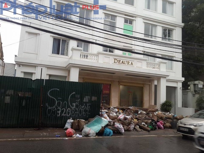 Xung quanh dự &aacute;n n&agrave;y hiện c&ograve;n ngổn ngang, lộn xộn.