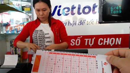 Cà Mau: Bán chênh giá vé xổ số Vietlott để kiếm lời