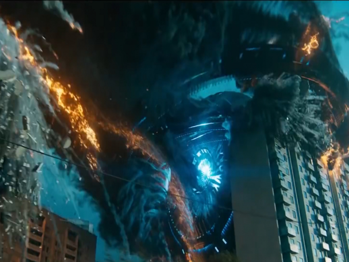 Vật thể lạ đ&acirc;m sầm v&agrave;o t&ograve;a nh&agrave; cao nhất th&agrave;nh phố