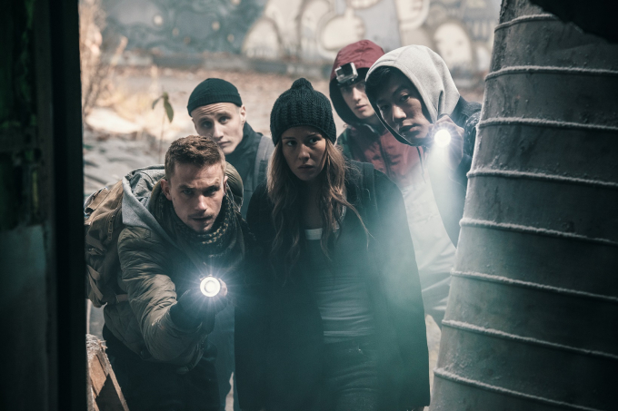 Họ cố nh&igrave;n r&otilde; mặt của người ngo&agrave;i h&agrave;nh tinh