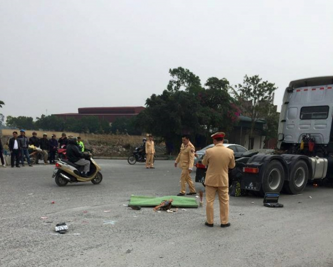 Hiện trường vụ tai nạn. (Ảnh: FB Lưu C&ocirc;ng Khi&ecirc;m)